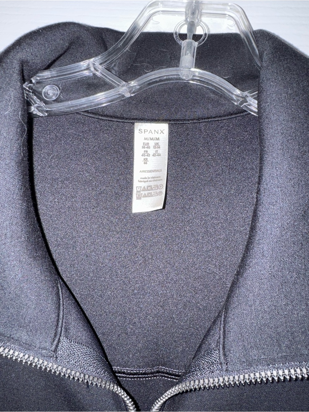 SPANX AirEssentials Long Sleeve Wide Leg Jumpsuit Very Black / Regular / M NWT - Picture 4 of 6